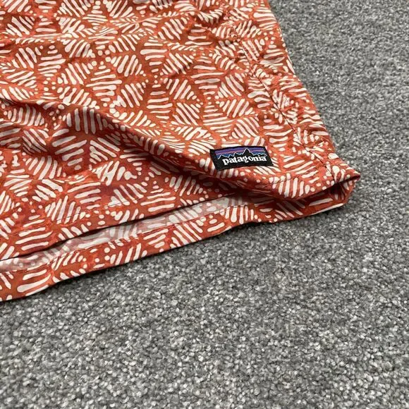 Patagonia Shorts Adult Extra Small XS Orange Geometric Nylon Baggies 4 in Ladies - Picture 2 of 9